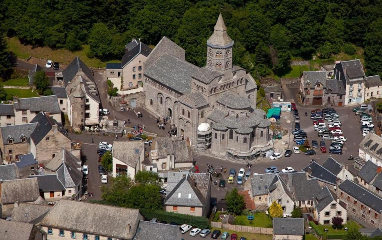 Rose, 4 Pers. Saint Antoine, Orcival, Sancy *